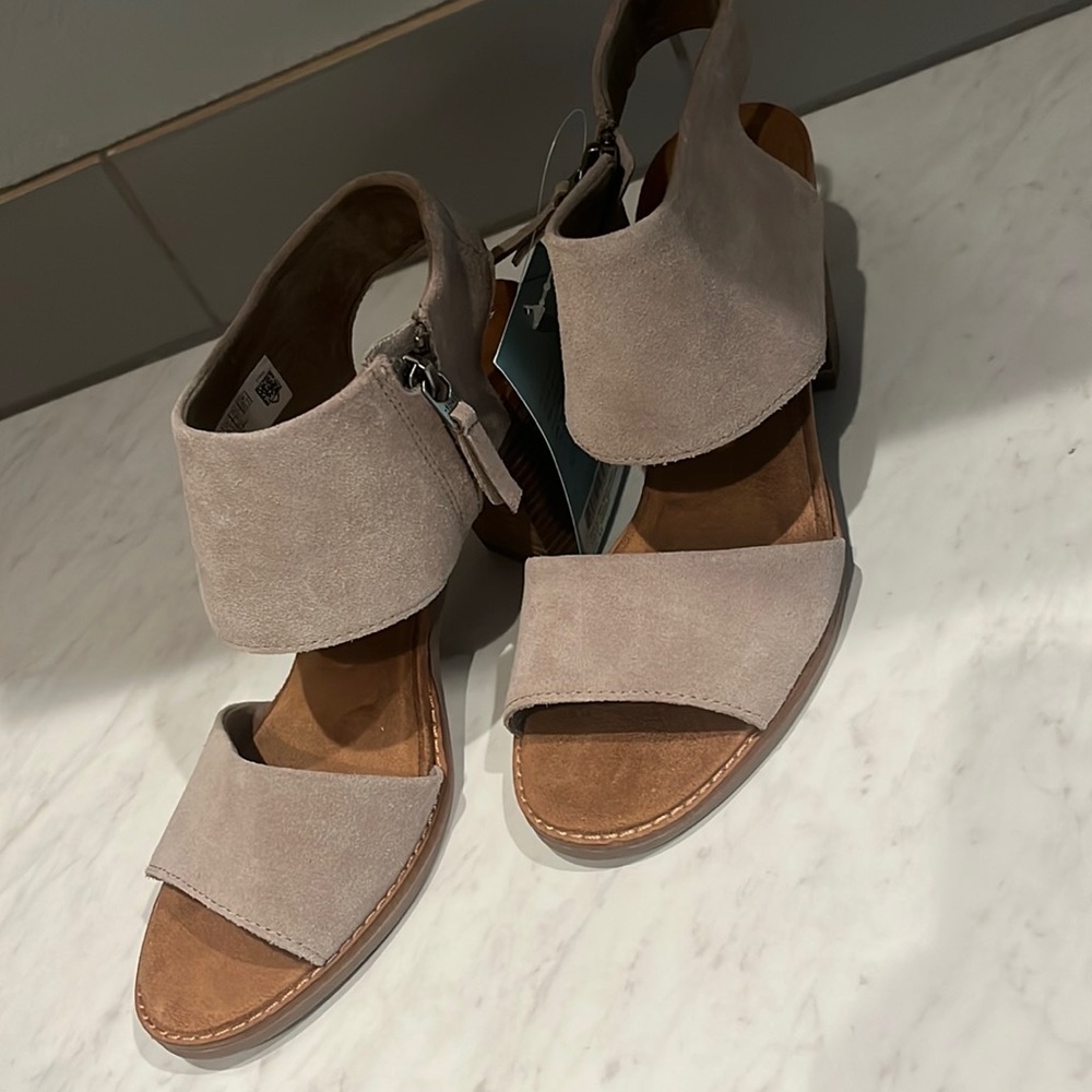 Tom’s heeled sandals